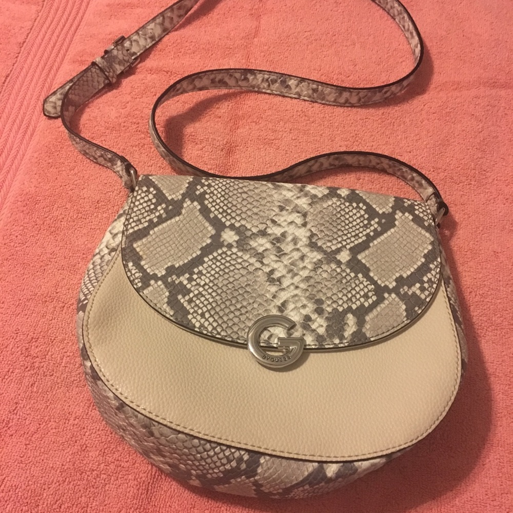 Shoulder bag snake skin